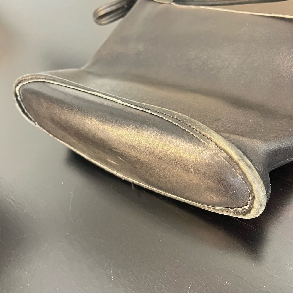 Vintage Coach 1996 medium sized duffle bag with zipper closure, black leather - Picture 5 of 16